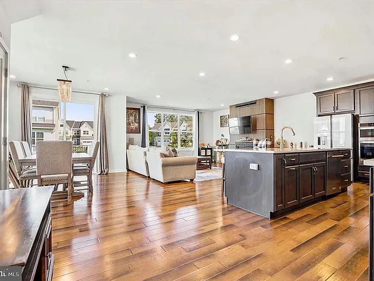 604 McNair Dr — Photo 6