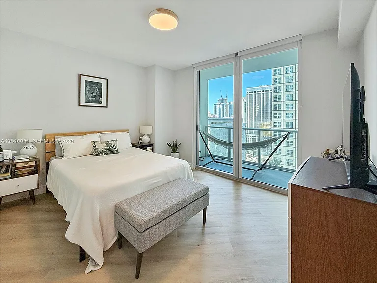 300 S Biscayne Blvd #T-1705 — Photo 10