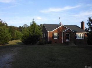 1066 19th St NE, Hickory, NC 28601