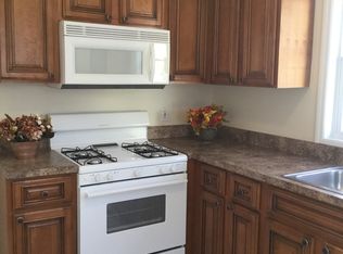 125 Heathcote Rd, Lindenhurst, NY 11757