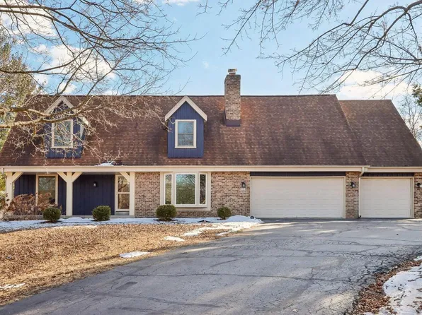 W327S8060 South Oak Tree DRIVE, Mukwonago, WI 53149