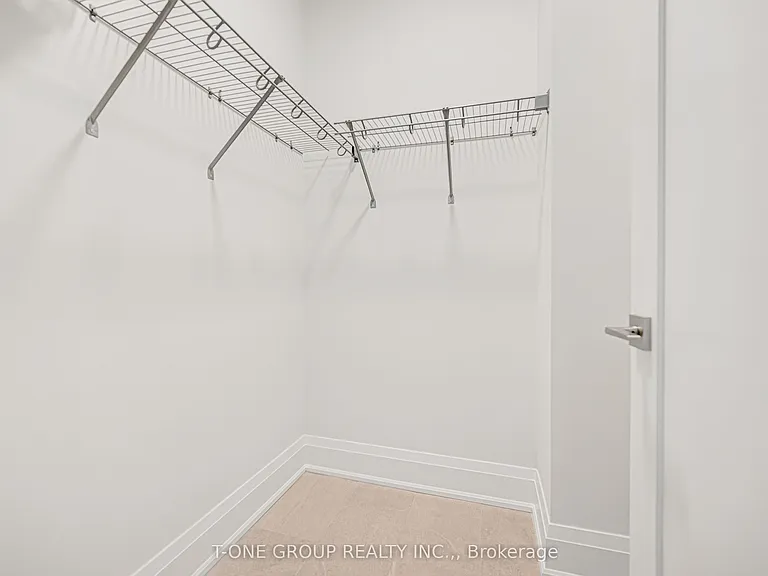 106 Grimsby Ln — Photo 7