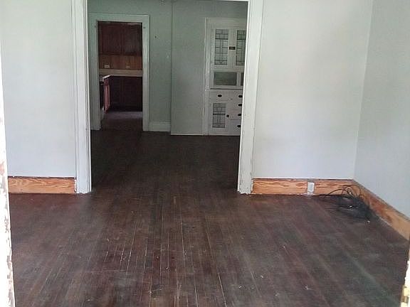 2nd image of 670 Chapman St
