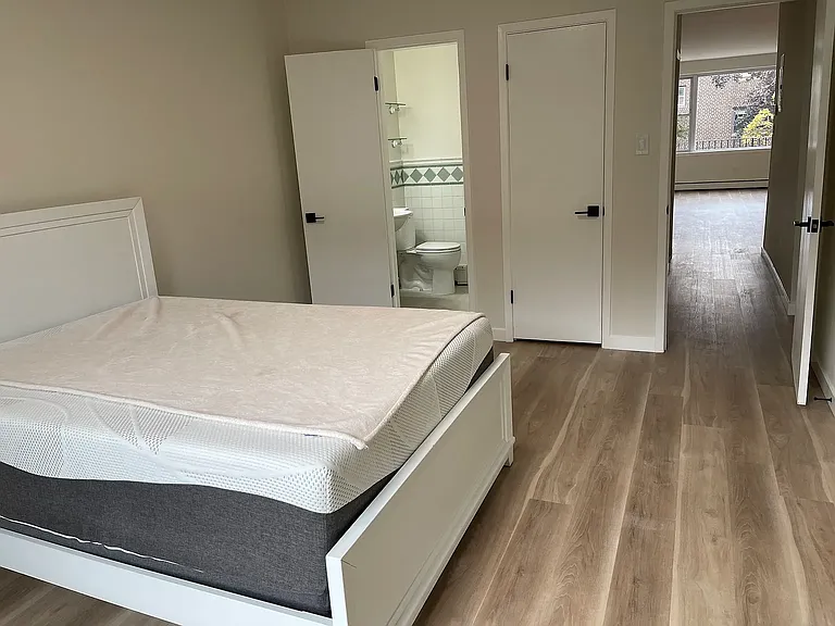 178 De Graw St #2 — Photo 5