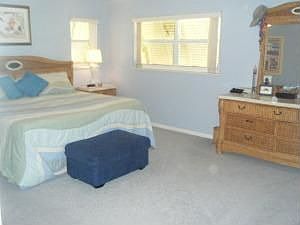 4th image of 847 Caribbean Dr E