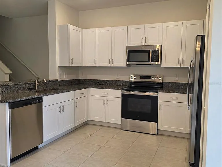 6076 Shiner St — Photo 4