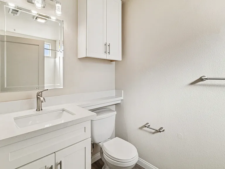 Renovated 1x1
-Bathroom