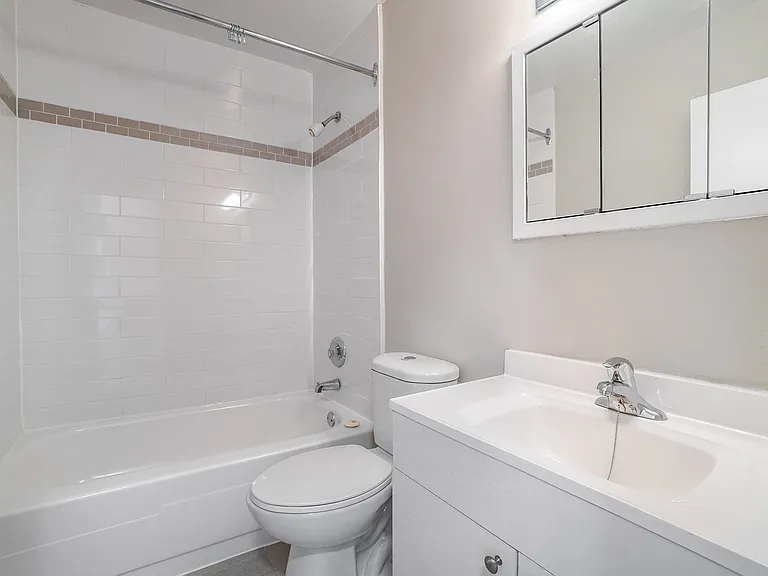 1155 Midland Ave — Photo 7