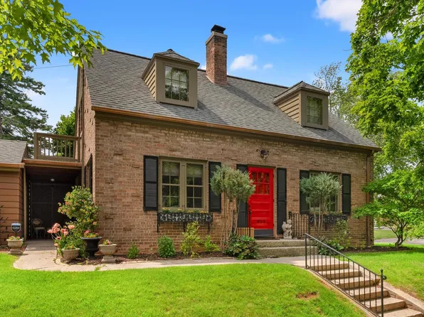 954 North 5th STREET, Manitowoc, WI 54220