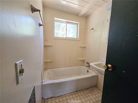 5th image of 26650 Fairway Dr