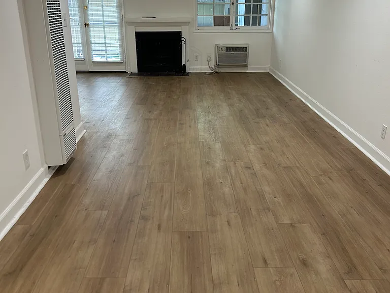 4712 Whitsett Ave #3 — Photo 2
