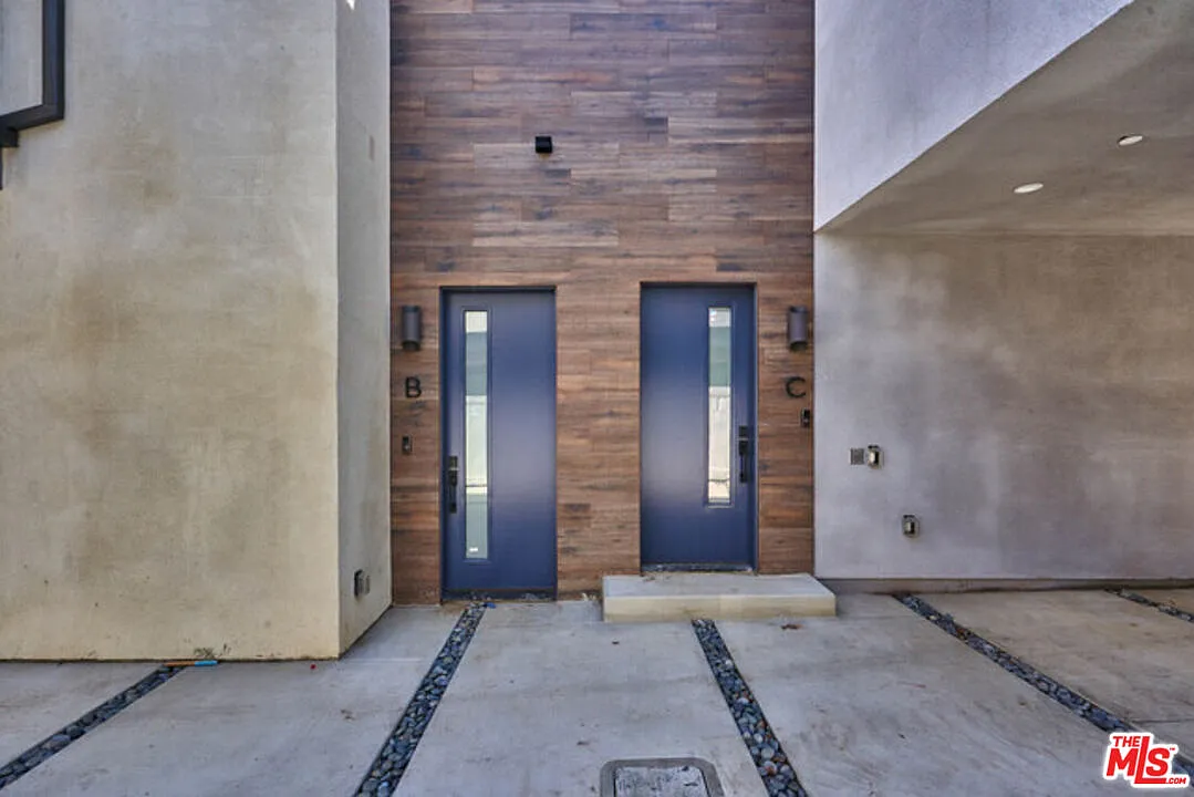 3 bed, 3.0 bath, 1480 sqft, $3,750 — Photo 1
