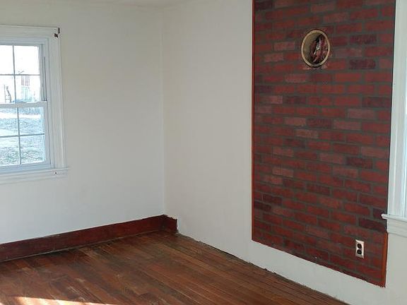 5th image of 510 Front St