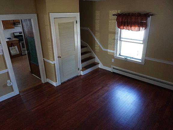 2nd image of 160 Farrington St