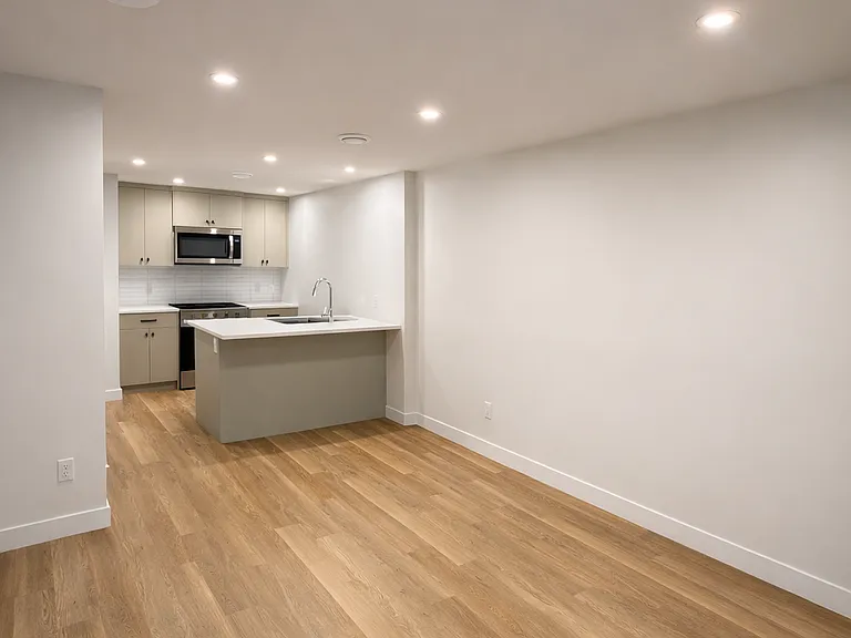 4844 Cawsey Ter SW — Photo 3