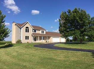 878 W Florence Rd, Freeport, IL 61032