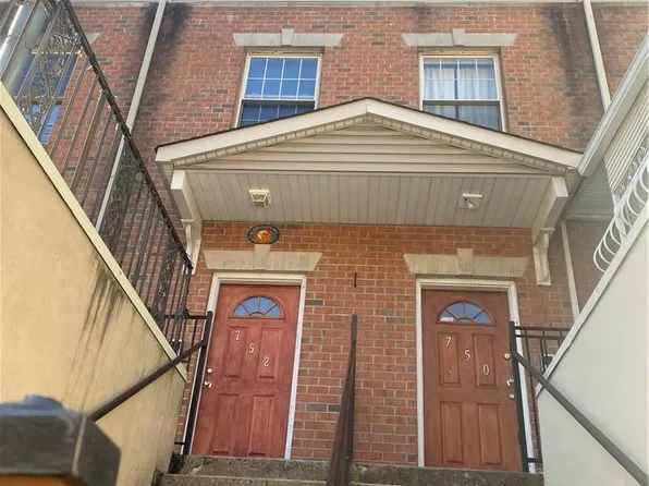 752 E 214th Street, Bronx, NY 10467