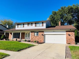 47425 Westlake Dr, Shelby Township, MI