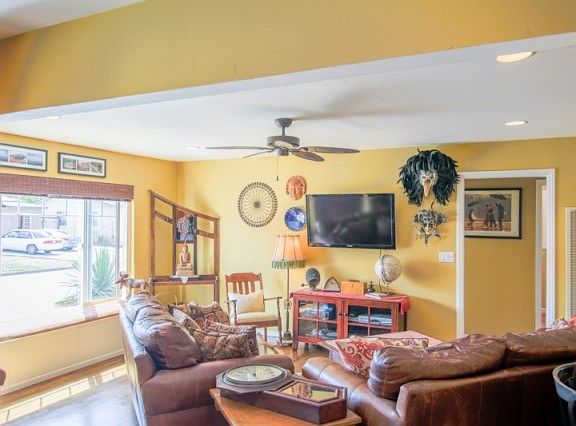 5th image of 348 Agua Vista Way