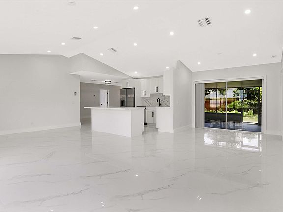 4th image of 2991 SW Vittorio Street