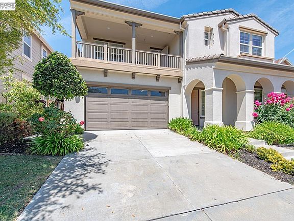 2nd image of 3063 Ridgefield Ct