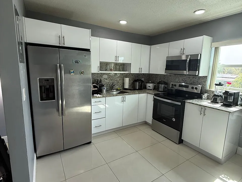 500 SW 27th Ter #3