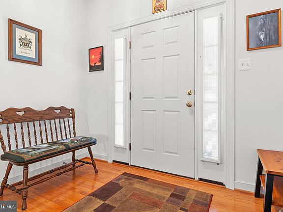 4th image of 5 Saint George St