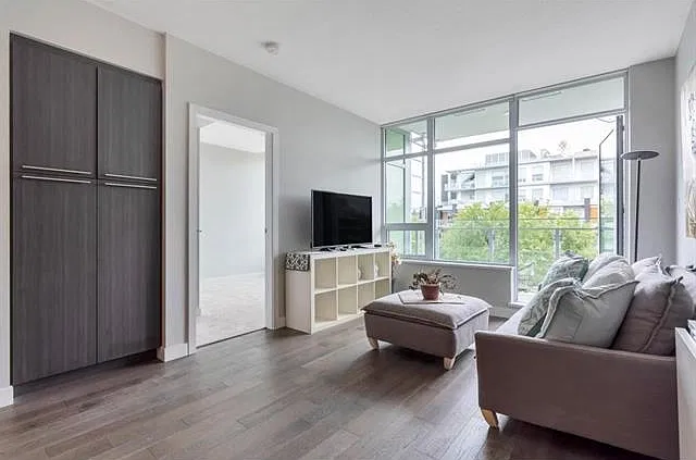 2 bed, 967 sqft, $3,700 — Photo 2