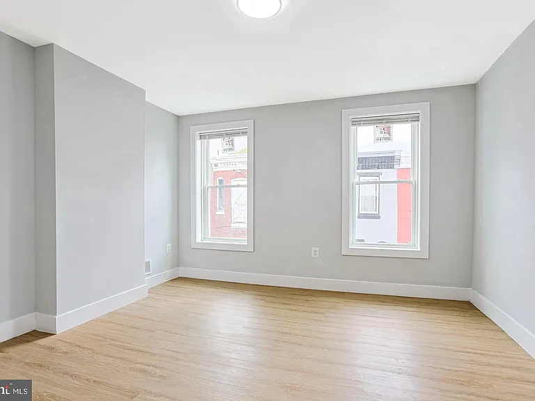 1220 N Ringgold St — Photo 4