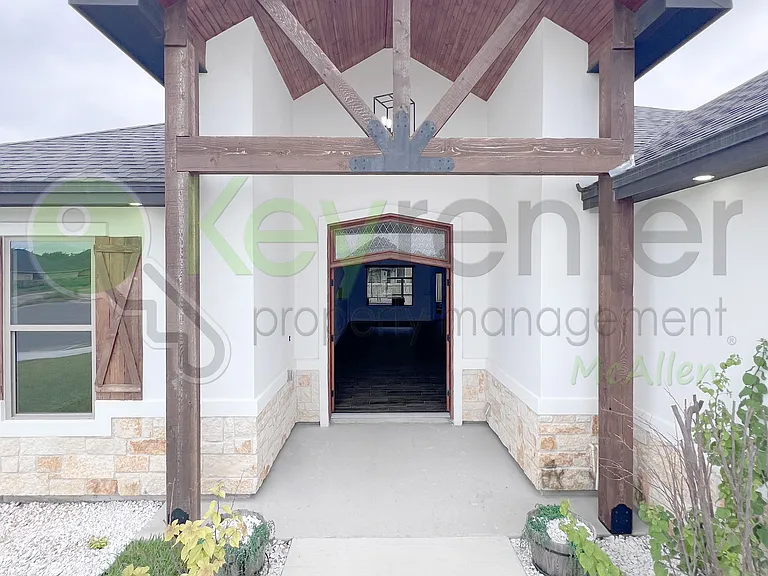 3412 Inez St — Photo 6