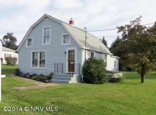 5271 Historic Dr, Elliston, VA 24087