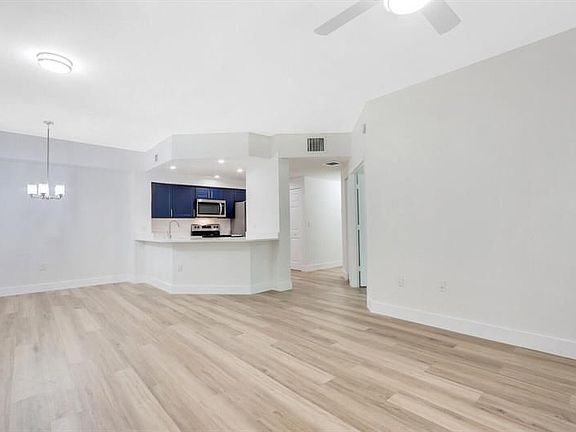 5th image of 3023 Alcazar Pl APT 203
