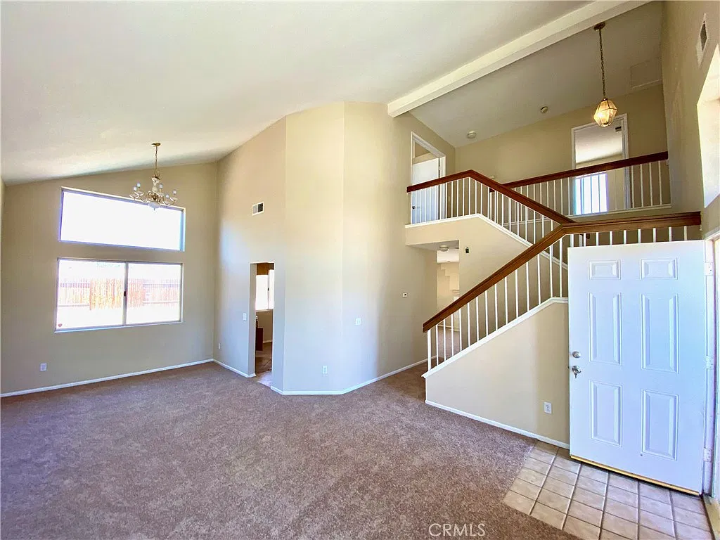 4 bed, 2021 sqft, $2,499 — Photo 2