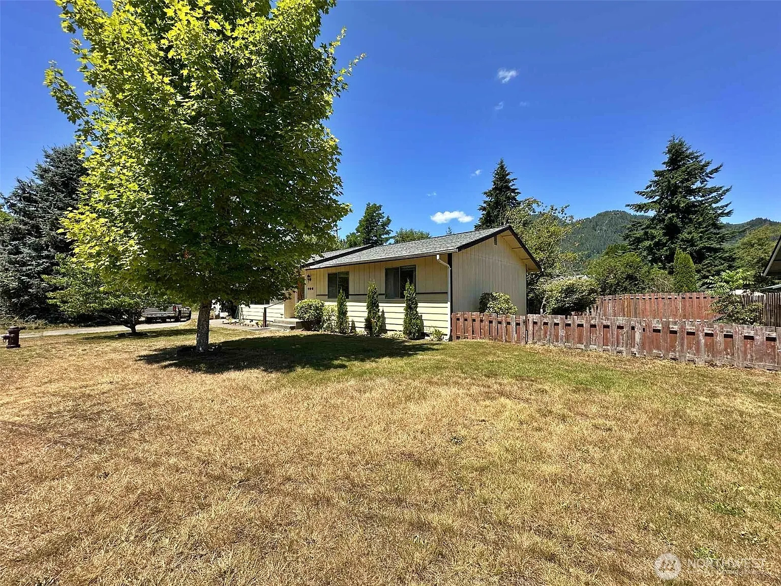 798 Division Avenue photo 1