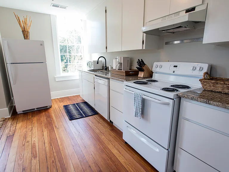 124 E Liberty St #C — Photo 4