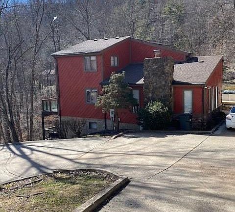 2nd image of 307 Kati St