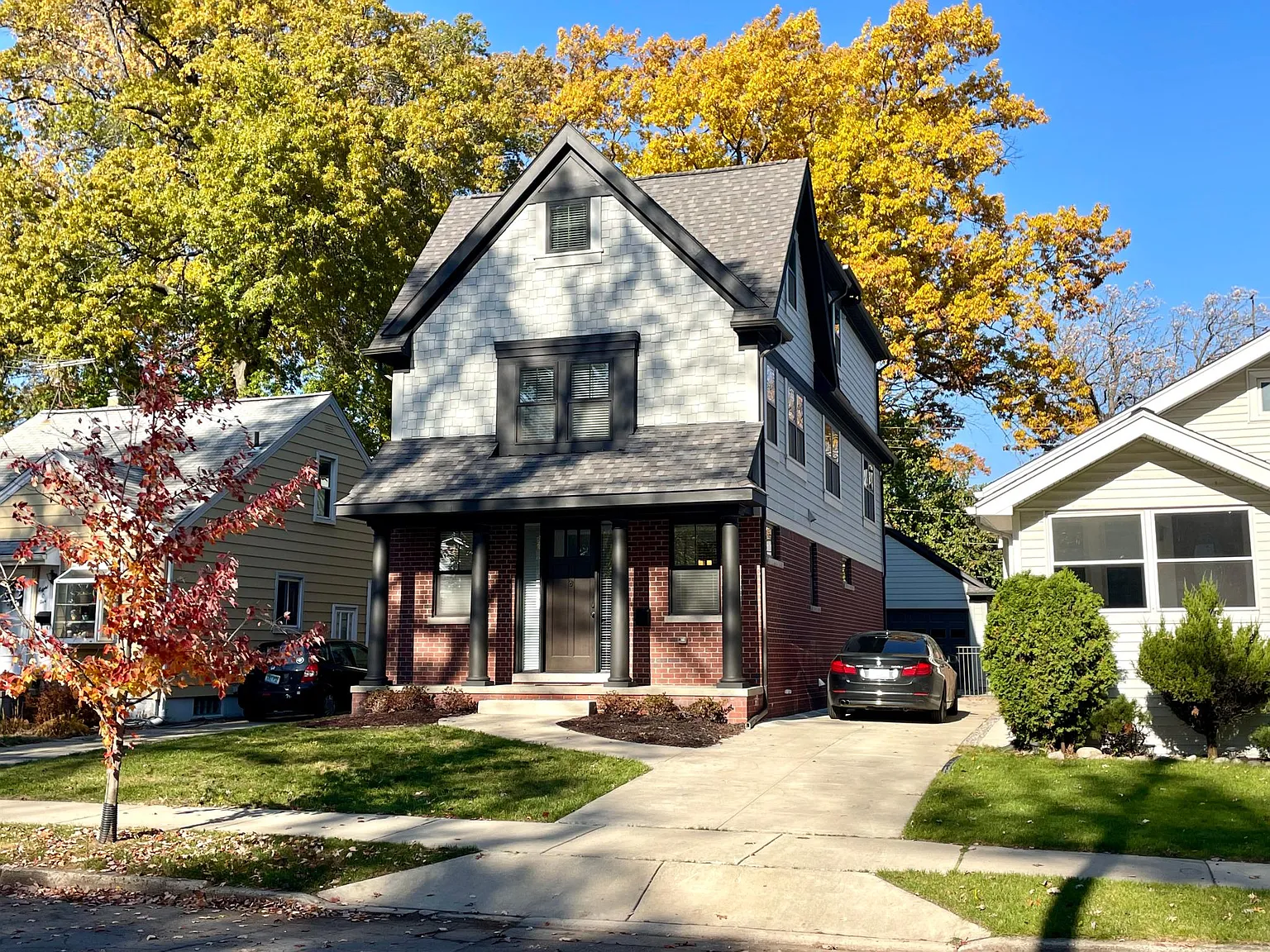 807 Hawthorn Ave photo 1