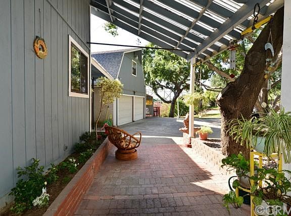 4th image of 1045 S Glendora Ave