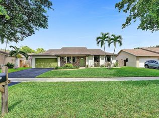 10511 SW 50th St, Cooper City, FL 33328