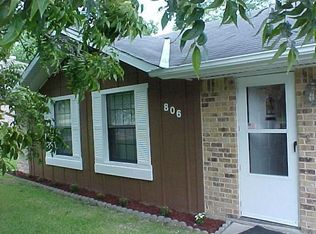 806 Hillside Dr, Brenham, TX 77833