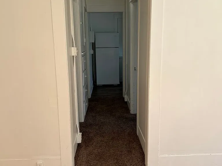 420 S 6th Ave — Photo 5