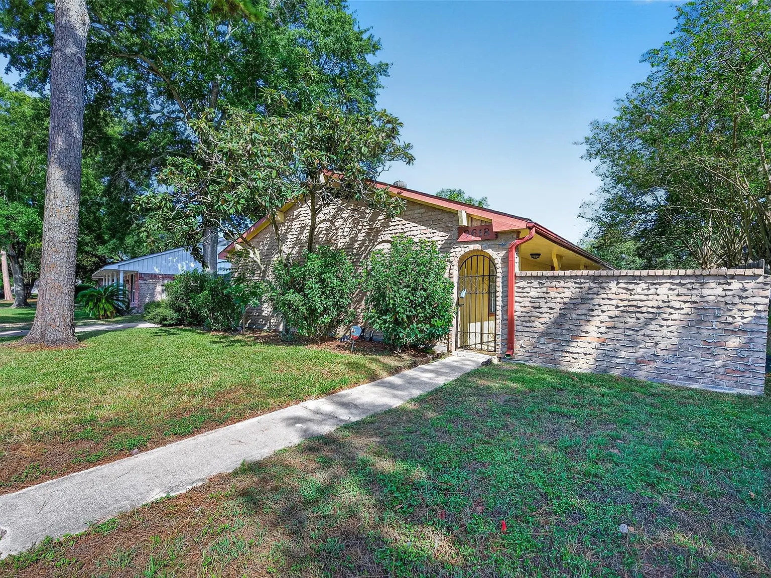 3 bed, 2.0 bath, 1756 sqft, $1,800 — Photo 4