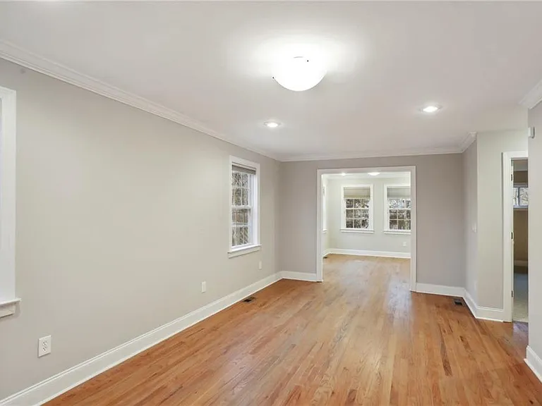 99 Bates Ave NE — Photo 17