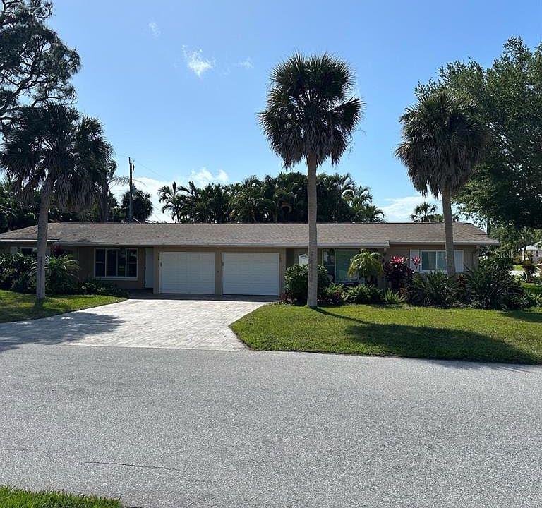 1st image of 702 Hibiscus Dr