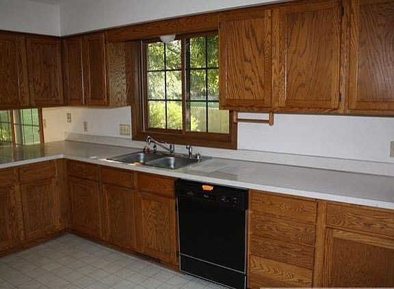 4th image of 9413 Hillside Drive