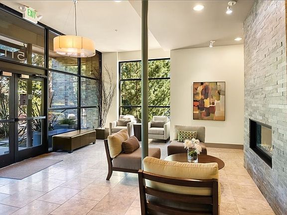 3rd image of 511 100th Ave NE APT 108