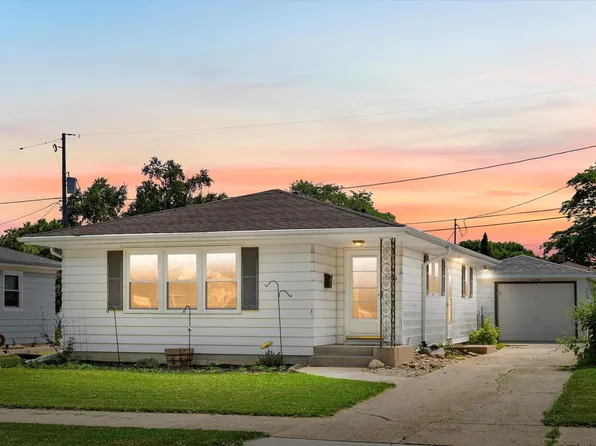 1933 Neptune AVENUE, Racine, WI 53404