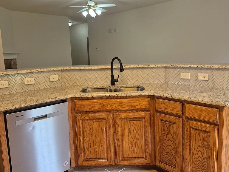 7205 Hogan Dr — Photo 7