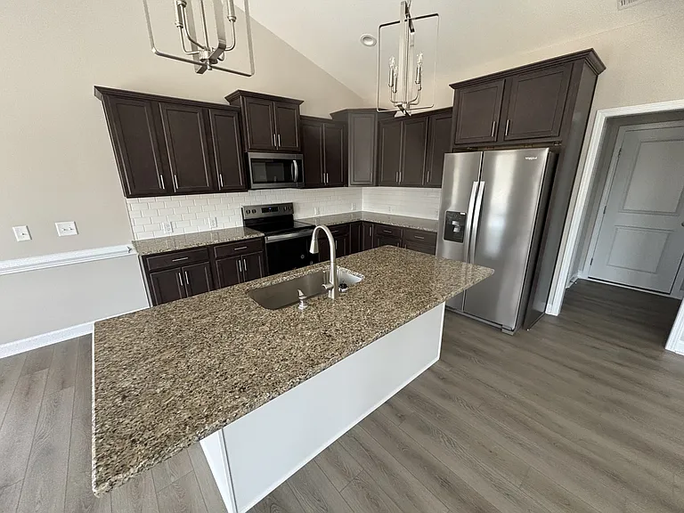 103 Godwin Dr — Photo 3