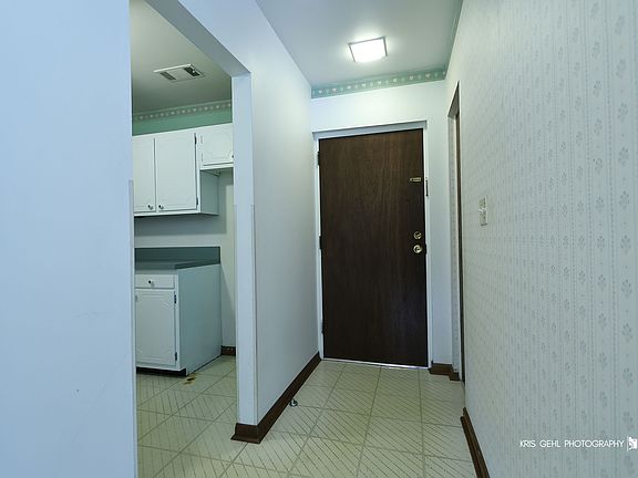 2nd image of 1110 N Farnsworth Ave APT 310